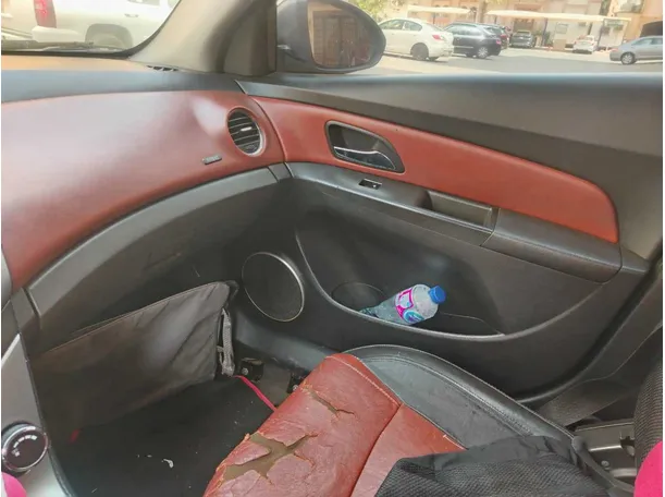 Car image 28