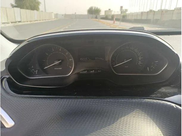 Car image 20