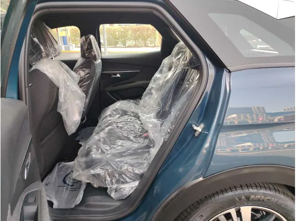 Car image 15