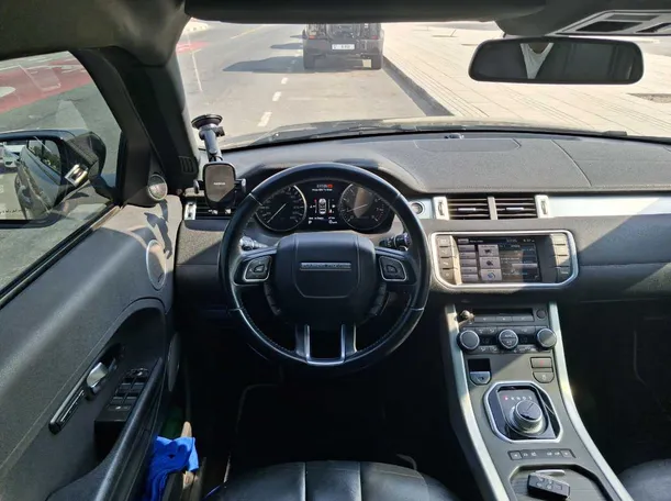 Car image 18