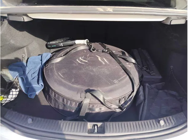 Car image 26