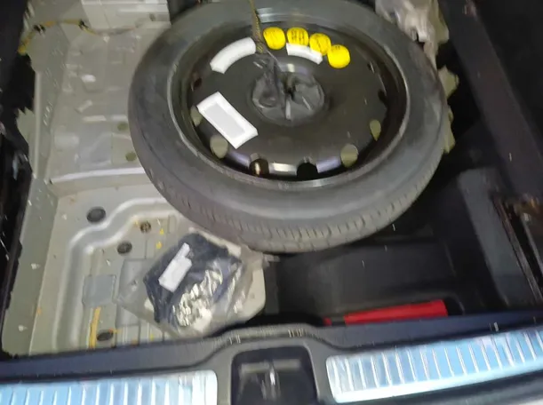 Car image 37