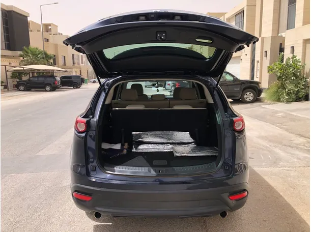 Car image 18