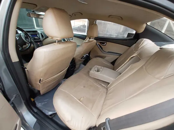 Car image 11