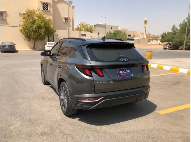 Car image 7