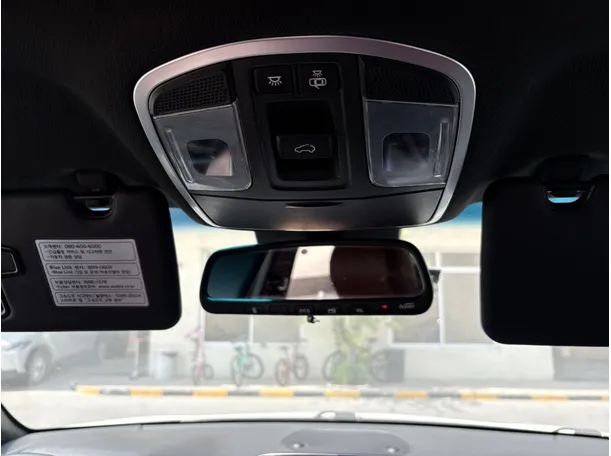 Car image 24