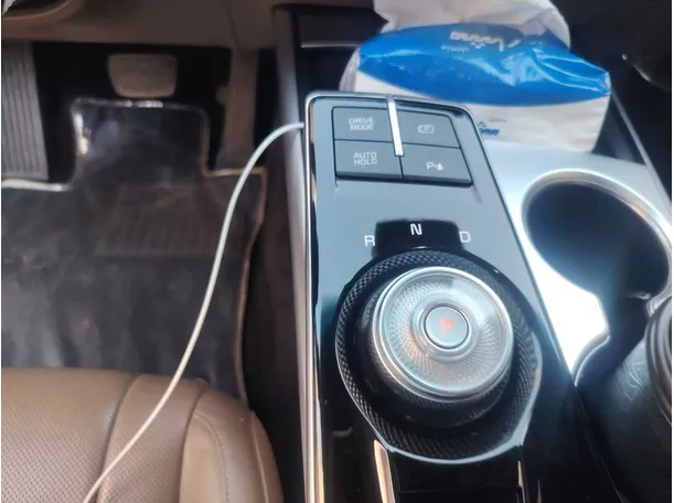 Car image 16