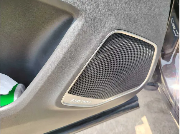Car image 34