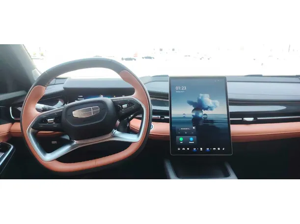 Car image 19