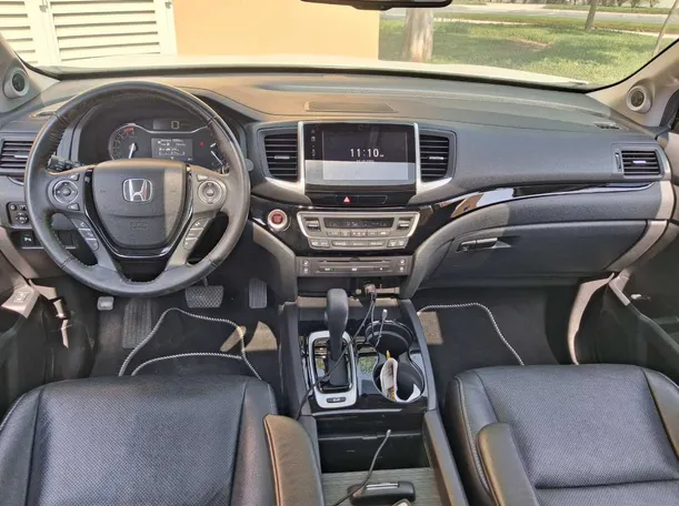 Car image 17