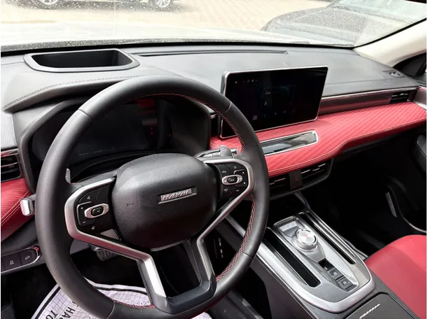 Car image 11