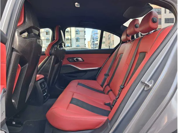 Car image 14
