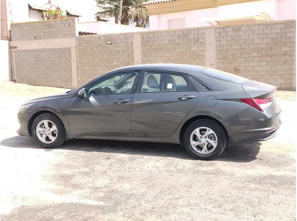 Car image 8