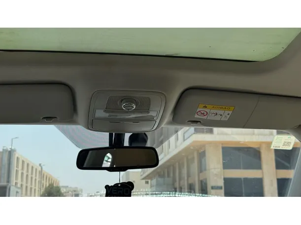 Car image 23