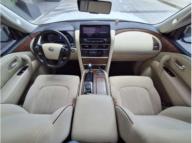 Car image 15