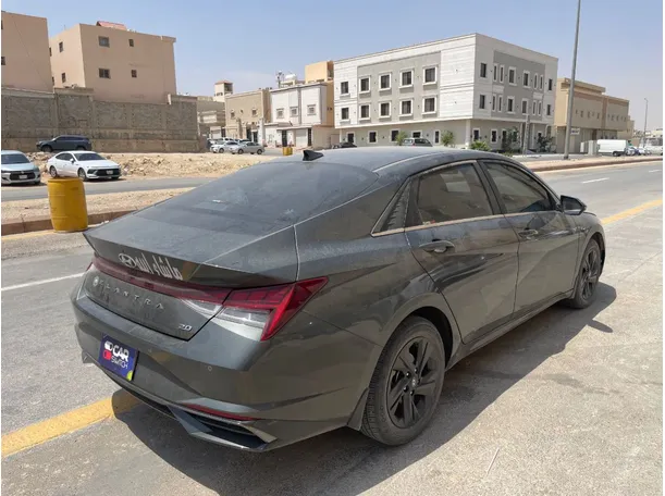 Car image 5