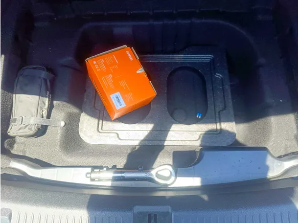 Car image 31