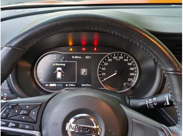 Car image 13