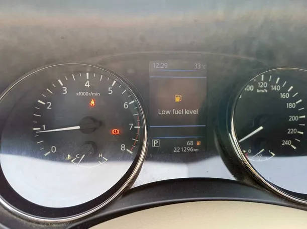 Car image 24