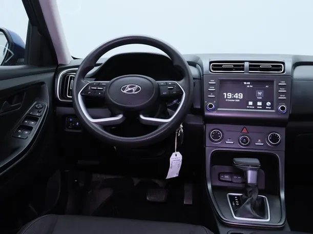 Car image 15