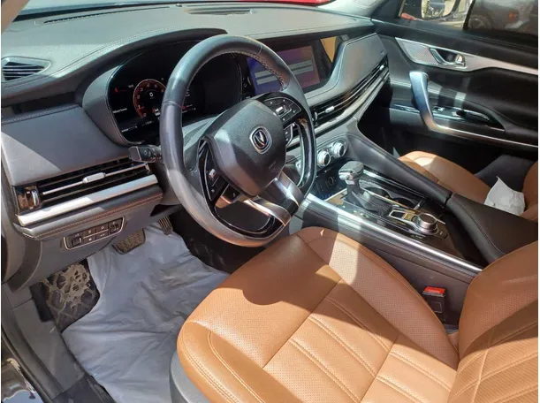 Car image 12