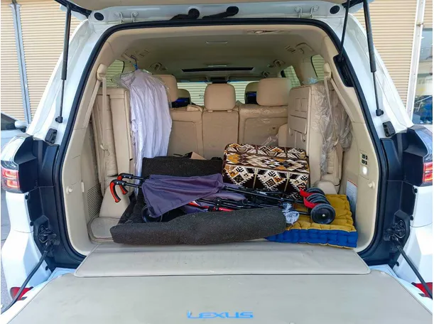 Car image 27