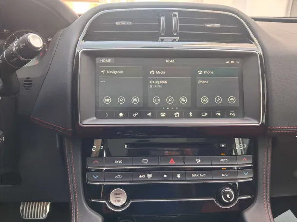 Car image 16