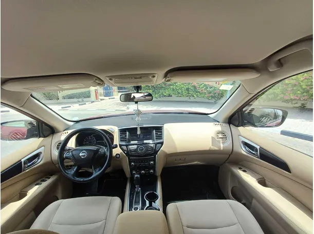 Car image 14