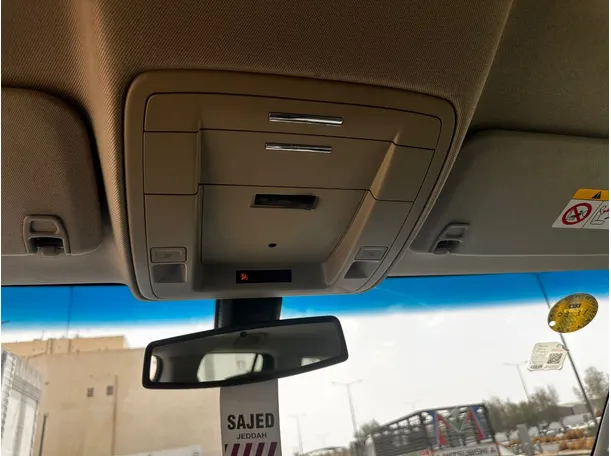 Car image 26
