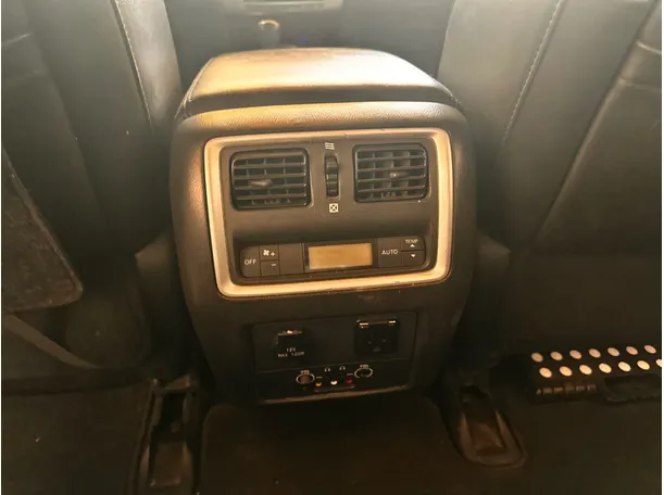 Car image 26