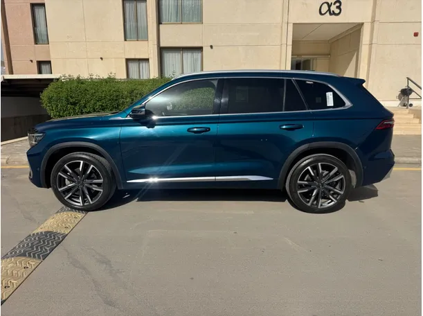 Car image 8