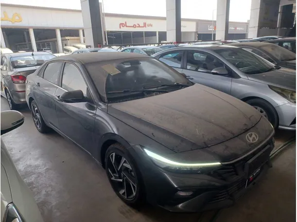 Car image 4