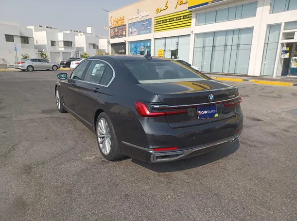 Car image 7