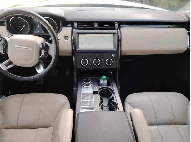 Car image 24