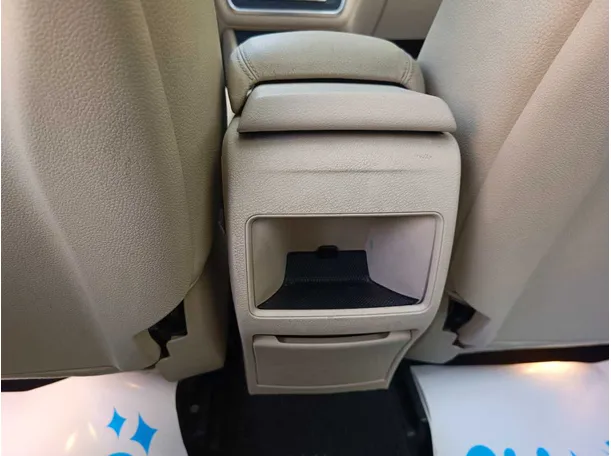 Car image 33