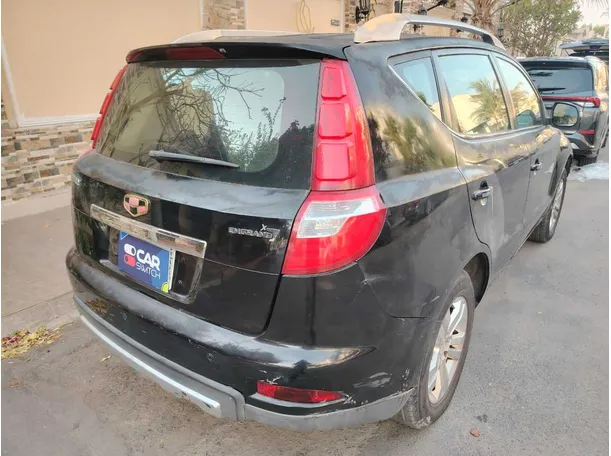 Car image 5