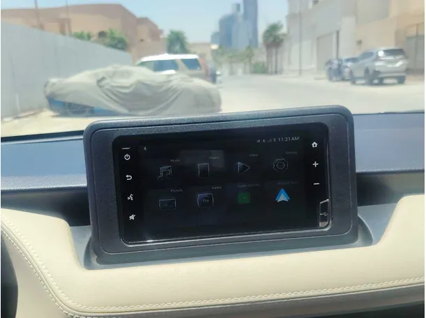 Car image 17