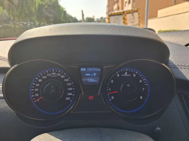 Car image 20