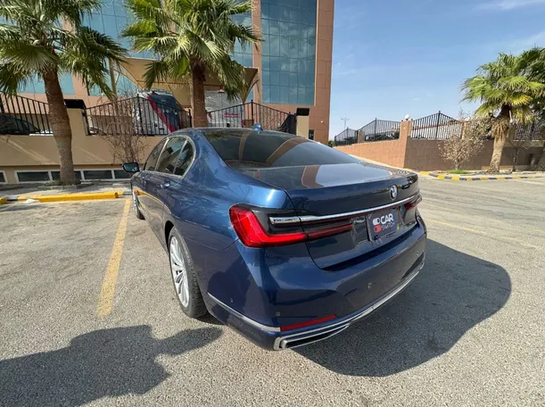 Car image 7