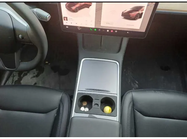 Car image 15