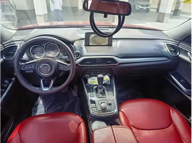 Car image 19