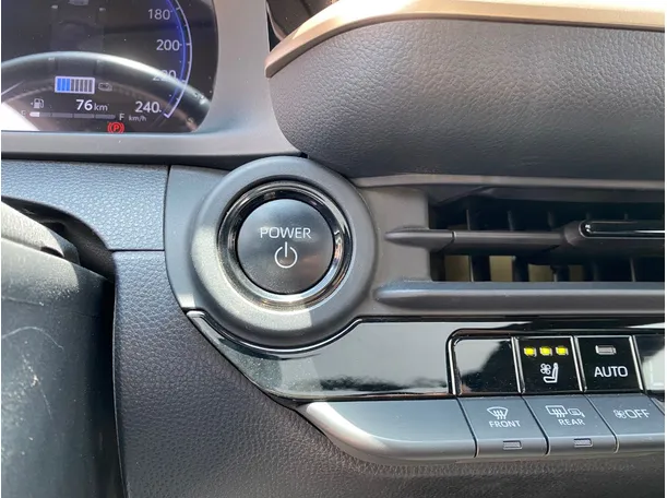 Car image 25