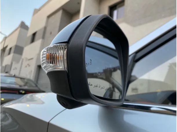 Car image 25