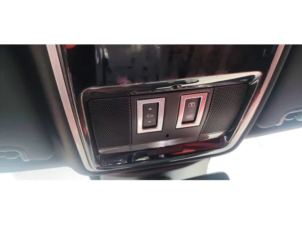 Car image 33