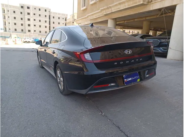 Car image 7