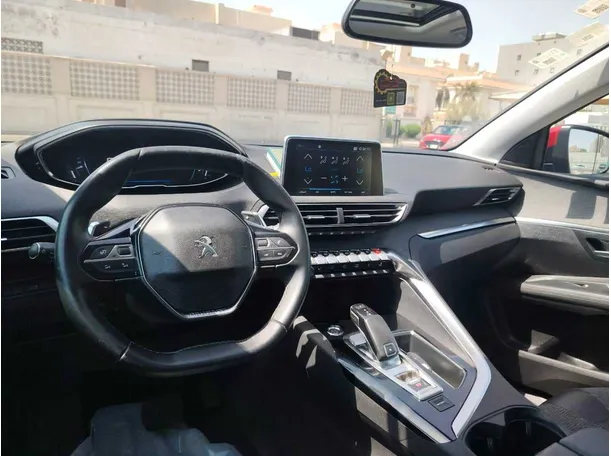 Car image 30