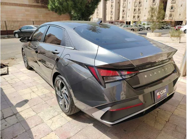 Car image 7