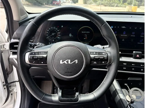Car image 22