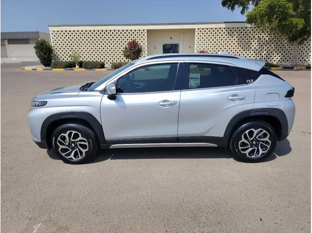 Car image 8