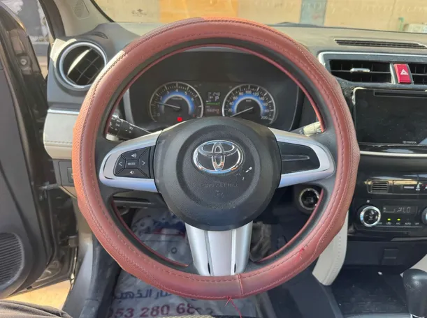 Car image 17